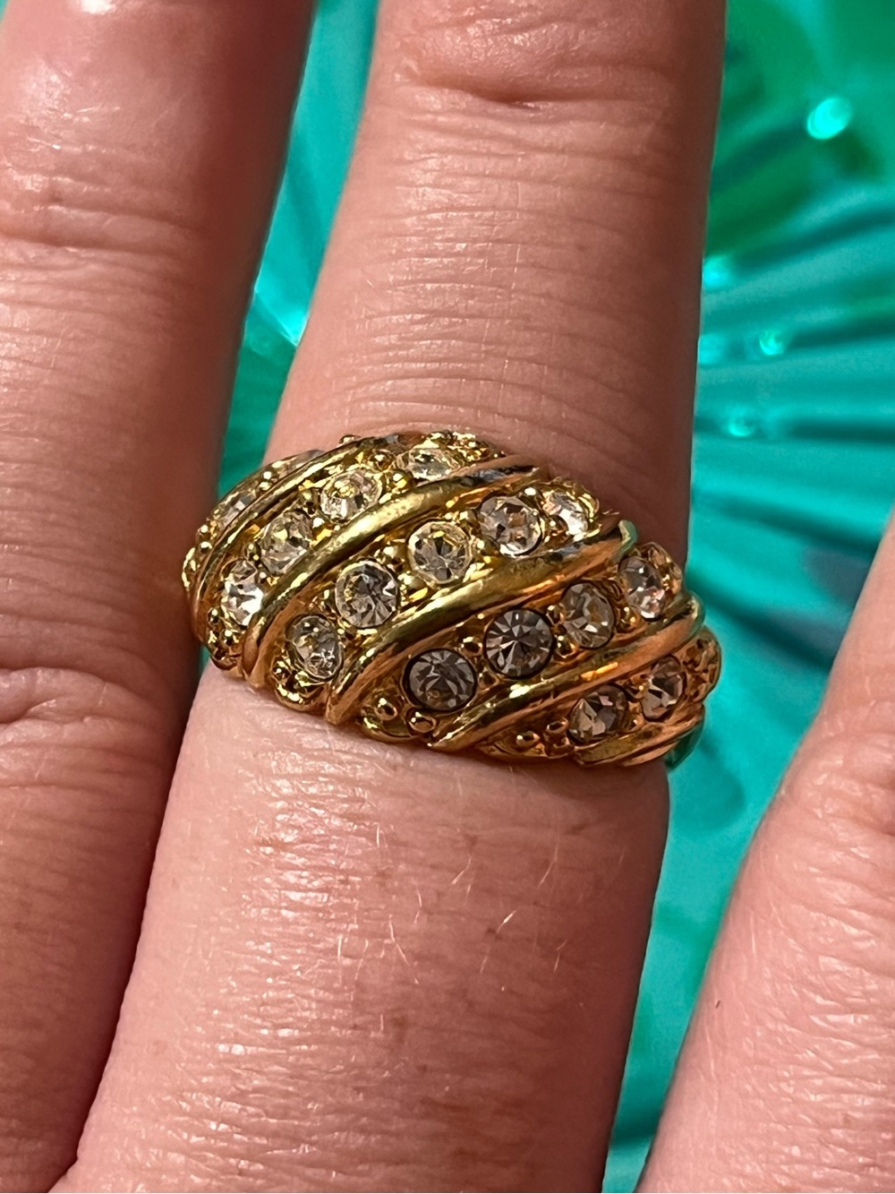 Vintage Avon 1992 Hollywood Style Gold Tone Metal Costume Jewelry Size 8.25 Ring